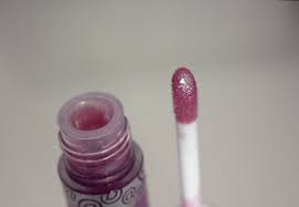 DIY Glittery Lip Gloss